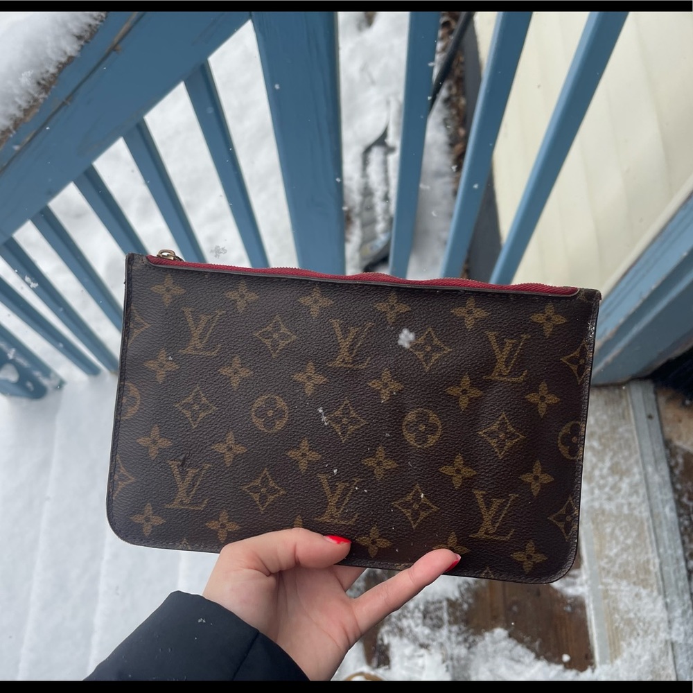 Louis Vuitton pouchette